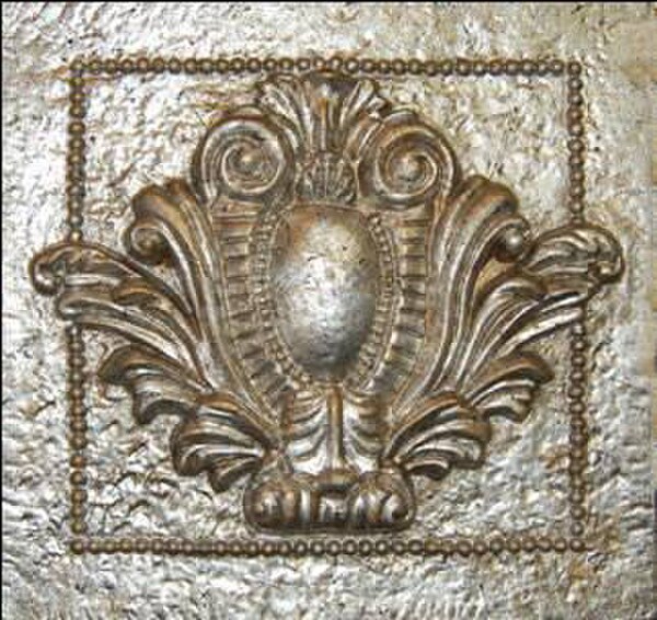 Single Crest Tile Square - Floral design - Silver metallic finish